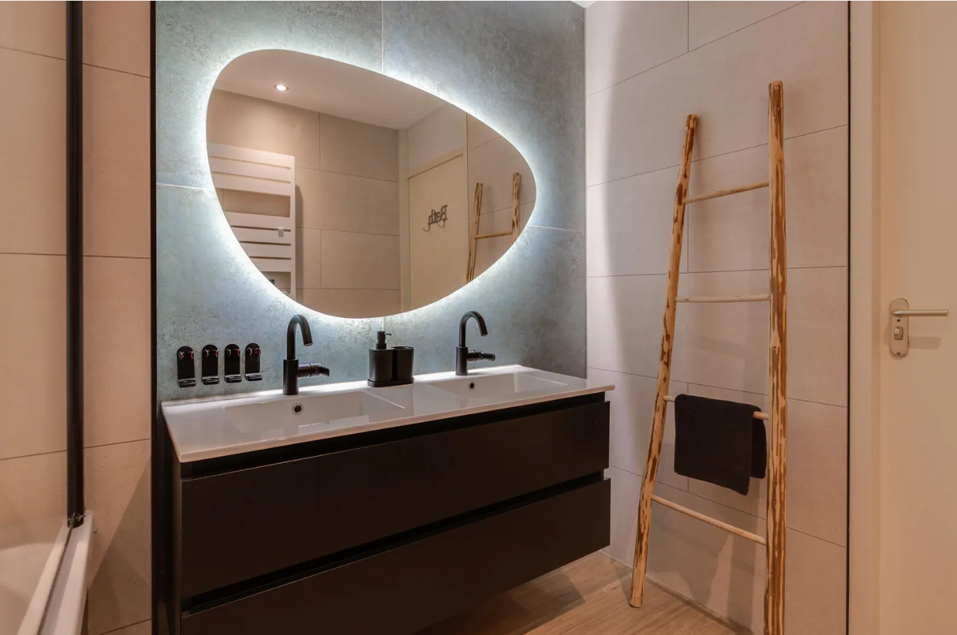 Modern bathroom
